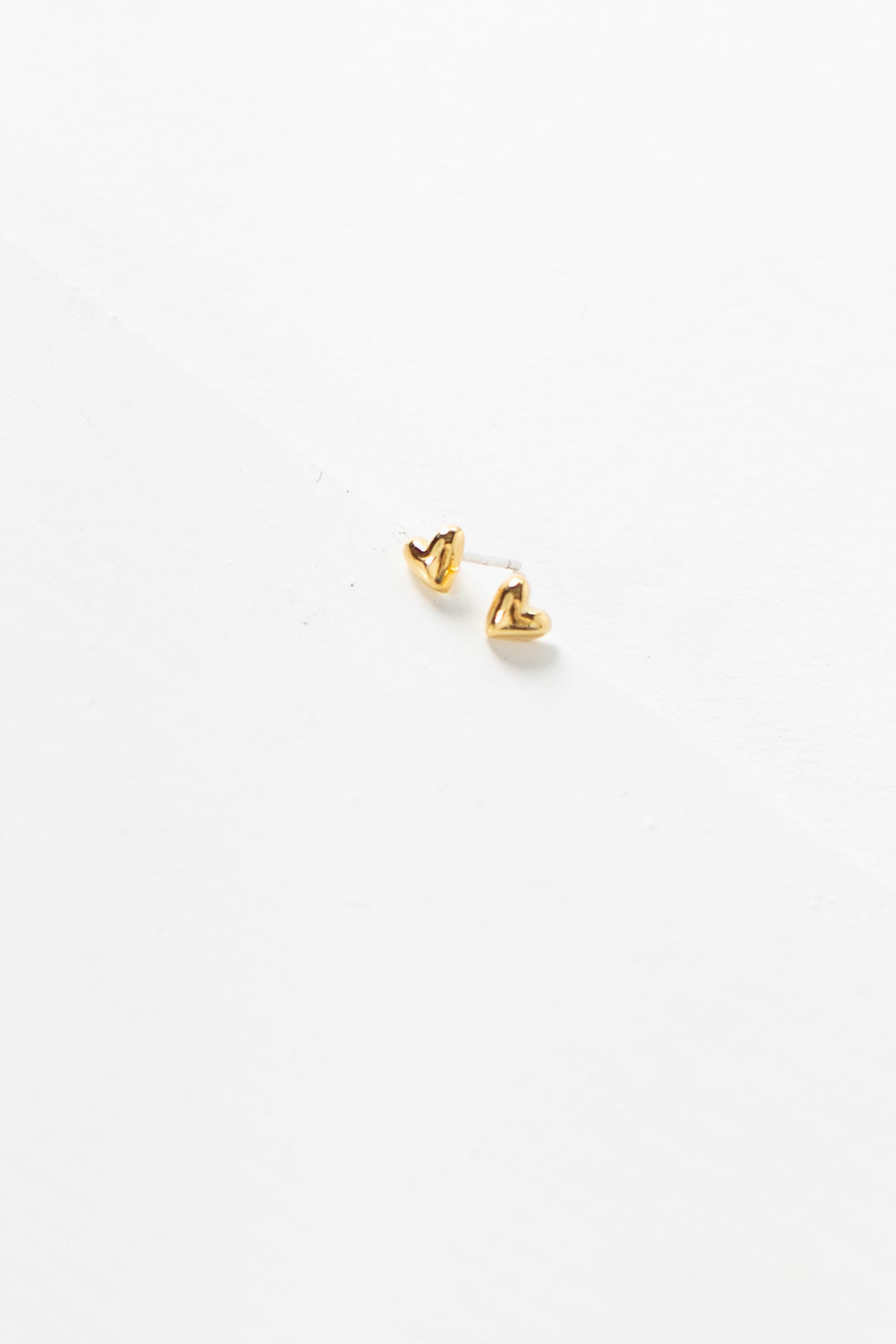 Cove Dainty Heart Earring