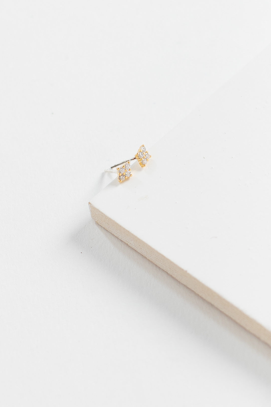 Cove Dainty Earring Set