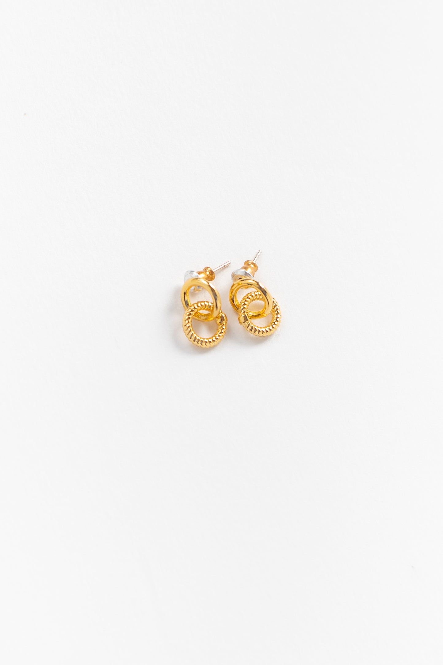 Cove Dainty Double Circle