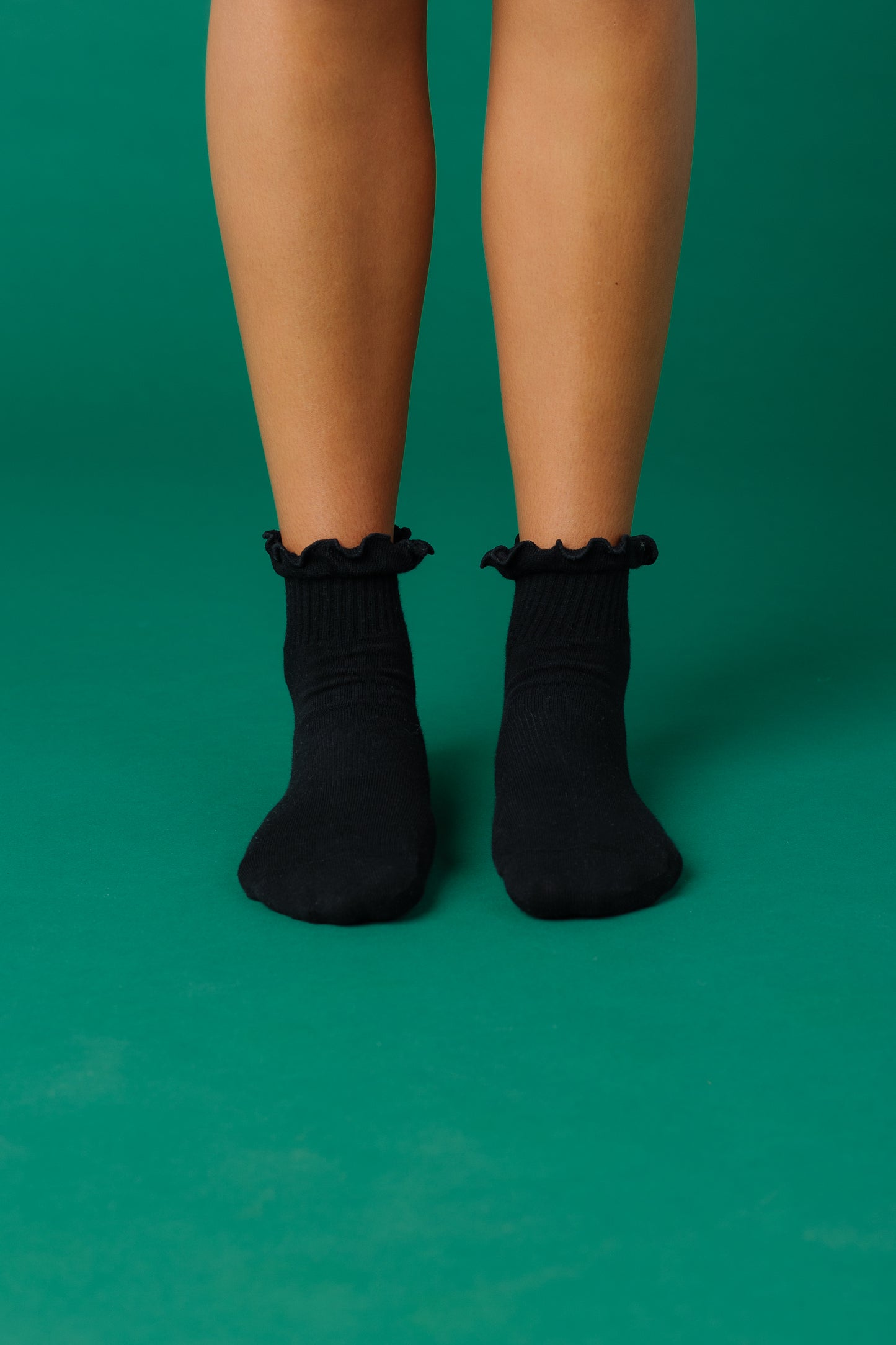 Cove Embroidered Ruffle Quarter