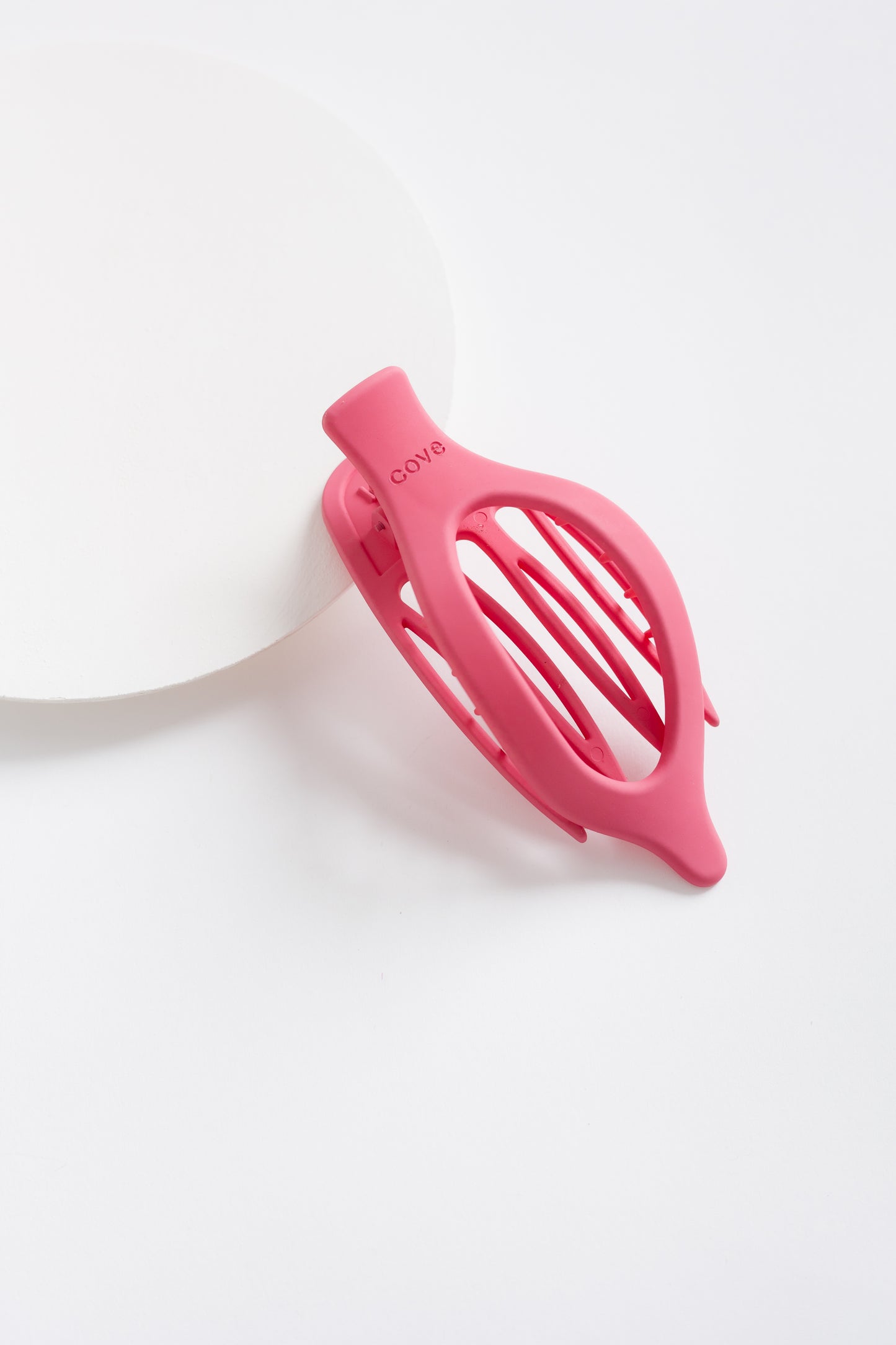 Cove Flat Oval Relax Claw