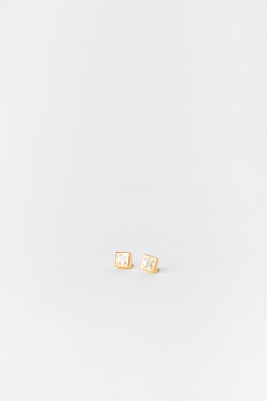 Cove Square Tiny Stud earrings