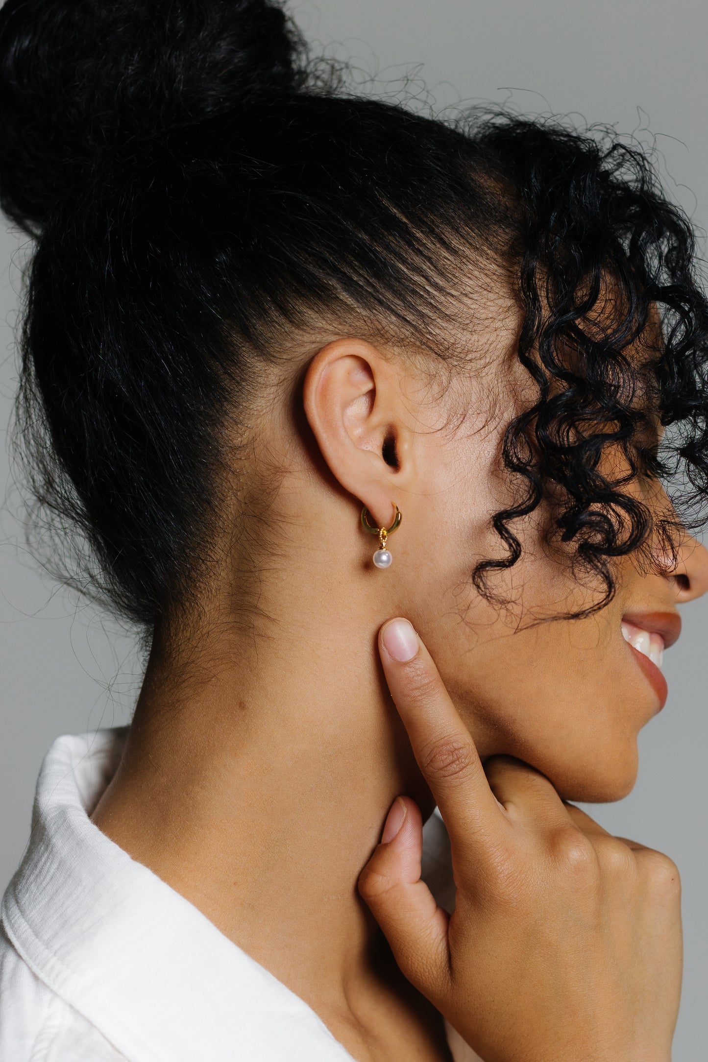 Cove Earrings Drop Pearl Huggies